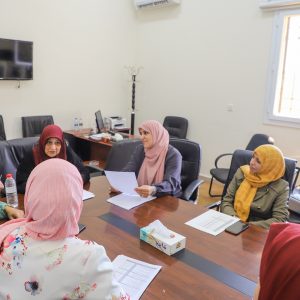 مكتب دعم وتمكين المرأة بالجامعة يواصل عقد اجتماعاته التشاورية مع الإدارات والمكاتب بالجامعة